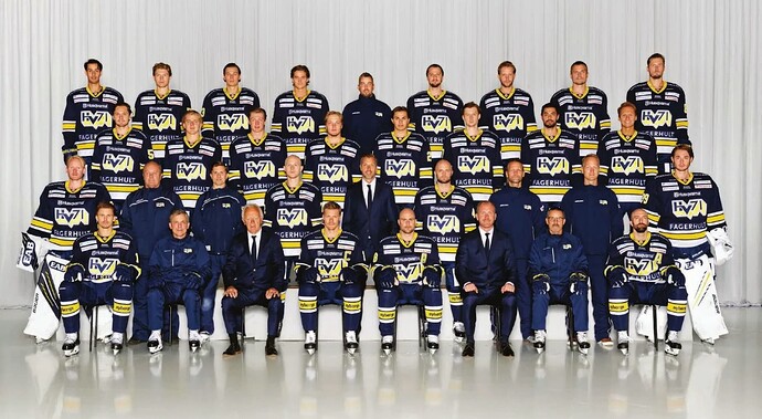 HV712122
